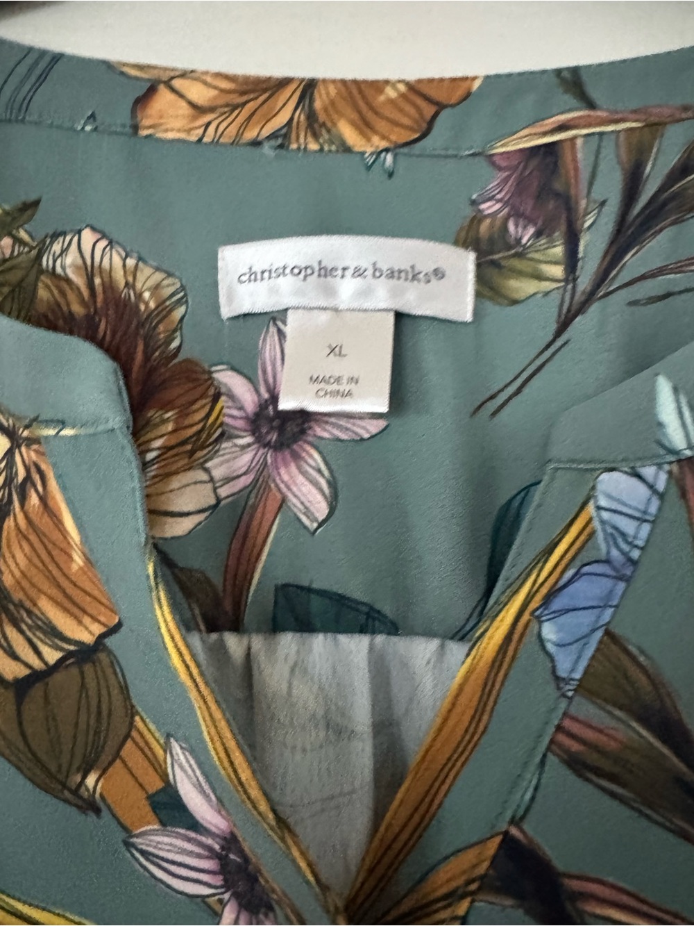 Christopher & Banks Floral v-neck button Blouse XL - Picture 3 of 3